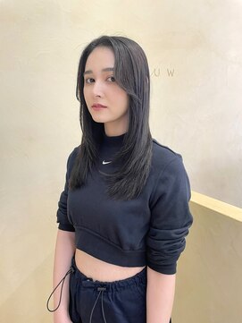 スニュウ(snuw) 【snuw mina】レイヤーカット/透明感カラー/伏見