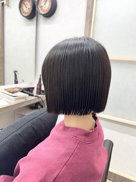 シュガー バイ エクラート 立川南口店(SUGAR by ECLART) 立川駅/立川南口/ショートボブ/白髪ぼかし/切りっぱなしボブ