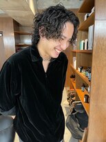 ヨロヘアー(YOLO hair) センターパート×大人のツイストスパイラル