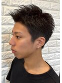 黒髪スパイキーショート
