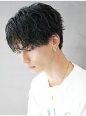 無造作ソフトツイストセンターパート刈り上げツーブロック