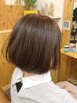 ララテラス(LaLa Terrace) ～LaLa Terrace流～アッシュグレージュ×前下がりボブ