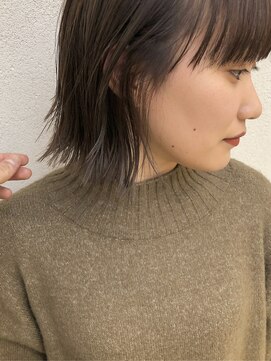 エイチ 天神橋(H) 20代30代レイヤーショートウルフアンブレラカラータッセルボブ