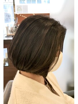 デュークス(DEUX) グレイカラー×ハイライト やわらか大人ボブ