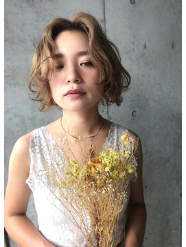 カムバイネオリーブ 溝の口店(Cam by neolive) ショート　ベージュ