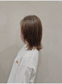 シンプルな外ハネミディアム