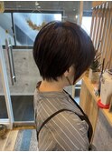 カーキカラー×ショートボブ 40 50代 大人可愛い