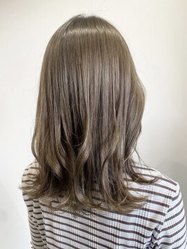 パル バイ ラベスト(Pal by lovest) グレージュカラー/ゆる巻きロング