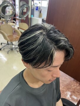 ヘアサロンナンバーワンクラブ上和田本店 メッシュ×センターパート