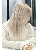 スライバイリアオオサカ(Sly By Ria OSAKA)&nbsp;ホワイトベージュ【梅田】【大阪】