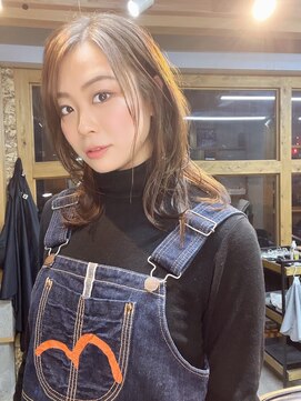 イー(E) ミディアム