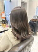少し黄色味が可愛い　シナモングレージュカラー　(銀座)