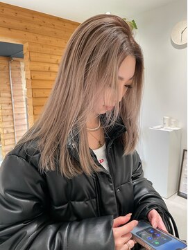 ウクク(UCUCU) shadow roots