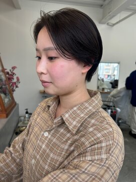 フィル(fil) ニュートラルなブラウンのショート