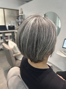 ミー(me,) 大人のショートボブ