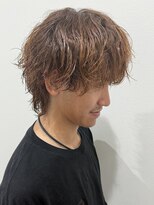 ヒュイル バイ ニアウ(Hwyl by Niau) メンズマッシュパーマ波巻パーマスパイラルパーマウルフ