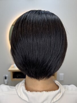 イゾラ(isola) 【isola】大人ボブ/ショートボブ/簡単まとまるヘア