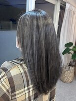 栞美容室&nbsp;ハイライト＋グレージュ