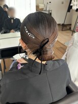 オウン(AUN) タイトシニヨン