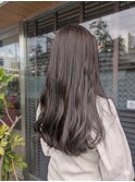 透明感カラーで作るロングスタイル