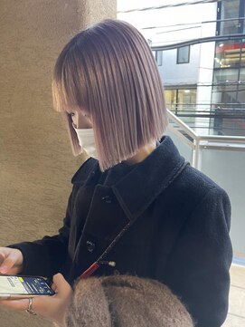 アルカナ 明治神宮前原宿(ARCANA) ピンクベージュ　切りっぱなしボブ　ホワイトピンク