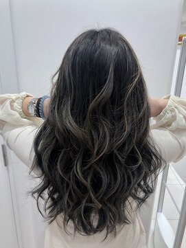 エヌプラス(N+) 黒髪グラデヘアーオリーブグレー小顔に見せるヘアココアベージュ