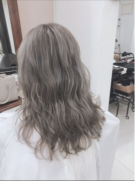 ミングルクラーロヘアー(MINGLE CLARO hair) ホワイトミルクティーベージュ