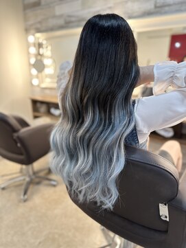 ヘアメイクサロン ゼロ(ZERO) 水色＆Silverで派手グラデーション(^^♪