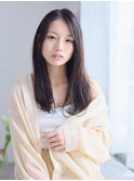 しなやかに揺れる、大人の素髪ストレート