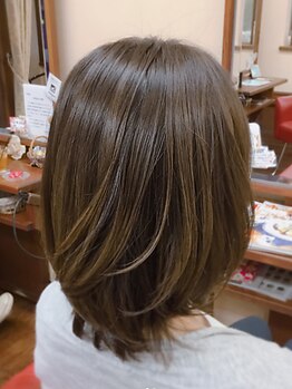 プレミアムヘアーザック(premium hair ZACK)の写真/≪白髪がきっかけでオシャレを諦めたくない大人女性へ≫透明感のあるグレイカラーをご提案