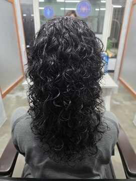 ミニィバイミラーズ(Miniy by Miroirs) スパイラルパーマ