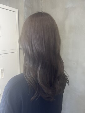 エイト チャタン 沖縄北谷店(EIGHT chatan) (北谷)秋冬にぴったり！透明感たっぷりのペールベージュカラー！