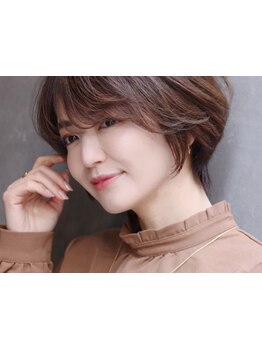 フェイスラインもすっきり！実力派スタイリストによる似合わせカットのショートスタイルを♪