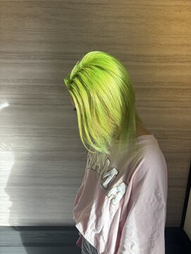 ネオンイエロー