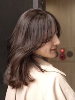 メラク(Merak)&nbsp;【仕事中も可愛い】大人上品レイヤー×透明感グレージュ