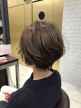 グロー(glow) 簡単スタイリング☆乾かすだけでまとまる丸みショート☆