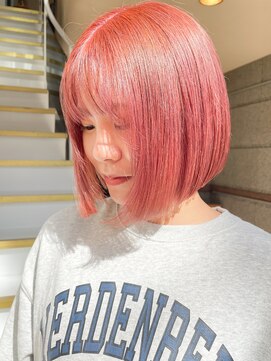 ペンテ(Pente) アプリコットピンク×ぱつっとボブ