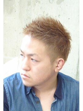 ココロコ(COCO LOCO) ハイトーンカラーで毛先に束が見えるボウズモヒ