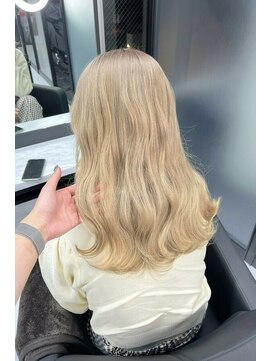 リア 大阪梅田(Ria) ～ホワイトミルクティーベージュ～　【Ria 大阪 梅田】