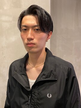 フランクスバーバーザスタンド(Frank’s barber the stand) スペインカール/スパイキーショート/フェザーパーマ/飯田橋E