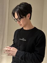 センターパートニュアンスパーマダウンパーマコンマヘア黒髪