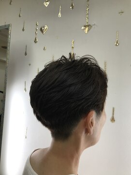 ヘアープレッヒェン HAIR Platzchen クールなショート