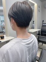 エウペ 渋谷(WEUPE)&nbsp;斜めバング/グレージュカラー/デザインカラー/シルキーベージュ