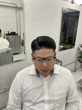 ウェルネス(Wellness) スキンフェード　サイドパート