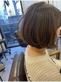 柔らかベージュでつくる丸みボブ