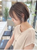 大人かわいい前下がり丸みショートボブ　耳かけ人気