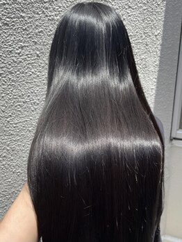 アンディーヴ 西京極(endive)の写真/【西京極】もう朝の癖毛治しのアイロンから卒業♪髪を撫でるだけで収まるendive自慢のうるツヤ髪へ♪