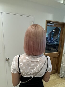 エイト新宿店(EIGHT shinjuku) ホワイトピンクカラー