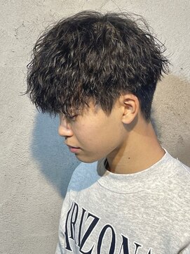 ニアウ 高崎店(Niau) メンズ縦落ちツイストスパイラルパーマ群馬高崎眉毛