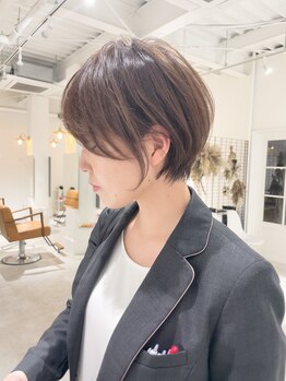 ジービージー(GBG)の写真/【中央町/脱白髪染めサロン】大人女性の新常識”脱白髪染めハイライト”で明るく上品な仕上がりに♪
